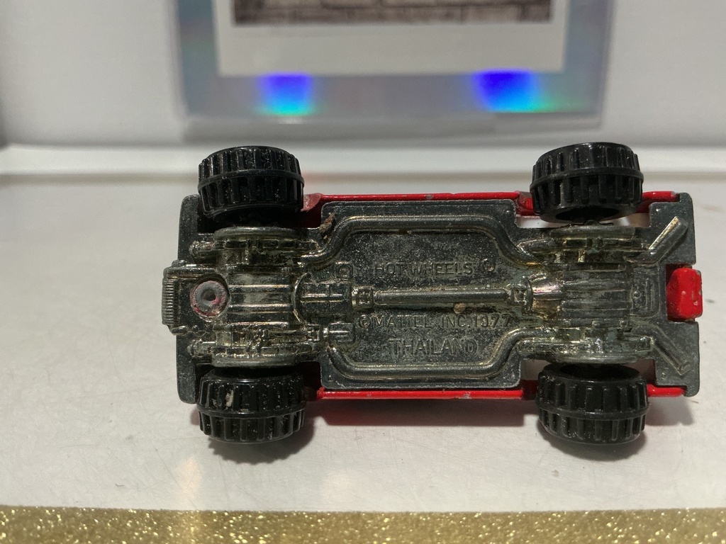 HOT WHEELS BYWAYMAN PICKUP TRUCK HI BANK RACING / PIT CREW - USED image