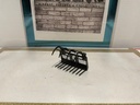 1/32: DIE CAST FARM CONSTRUCTION GRAPPLE BUCKET ATTACHMENT image