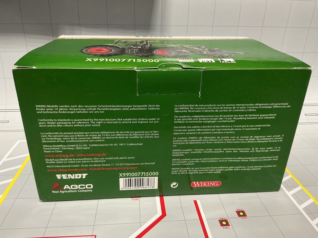 1/32 WIKING - FENDT 939 VARIO 2014 1ST EDITION { ANTENNA LOOSE, DISPALYED} image
