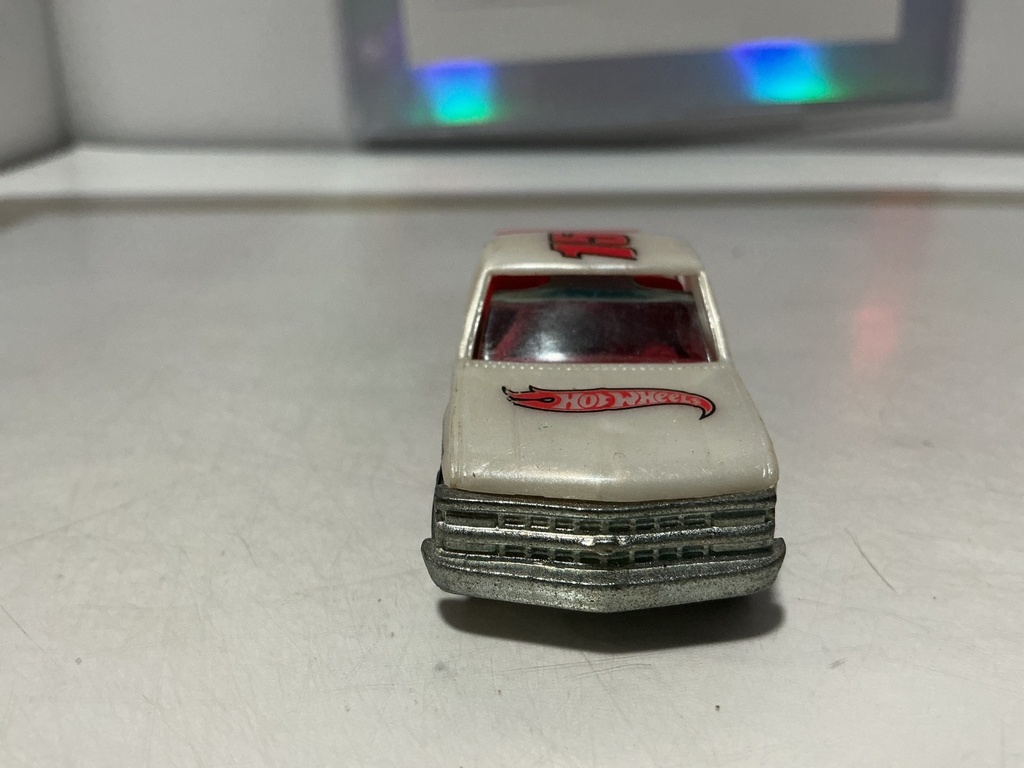 1/64 1995 HOTWHEELS CHEVY 1500 #15 TRACK STARS SERIES - USED image