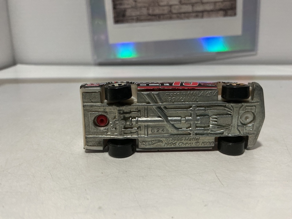 1/64 1995 HOTWHEELS CHEVY 1500 #15 TRACK STARS SERIES - USED image