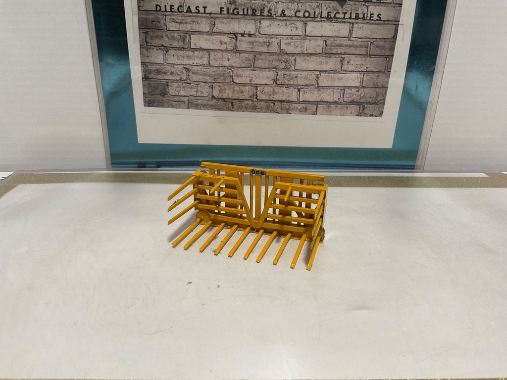 1/50: DIECAST OCE AG FARM HYDRAULIC SILAGE FORK image
