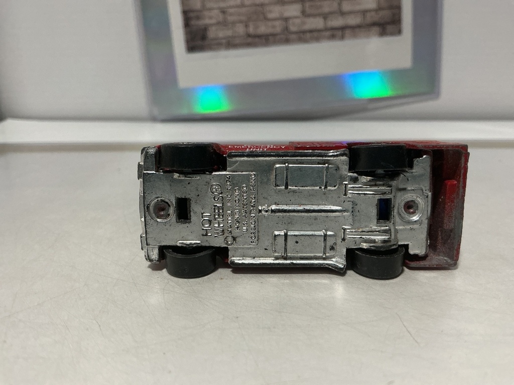1/64 HOTWHEELS MATTEL 1974 EMERGENCY UNIT - USED image