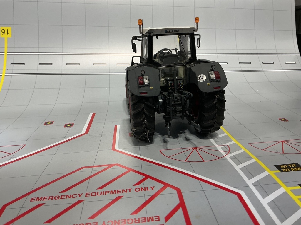 1/32 WIKING - FENDT 936 VARIO TRACTOR { DISPALYED} image