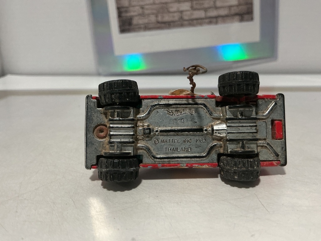 1/64 HOTWHEELS 1982 Chevrolet S-10 "Path Beater - USED/DAMAGED image