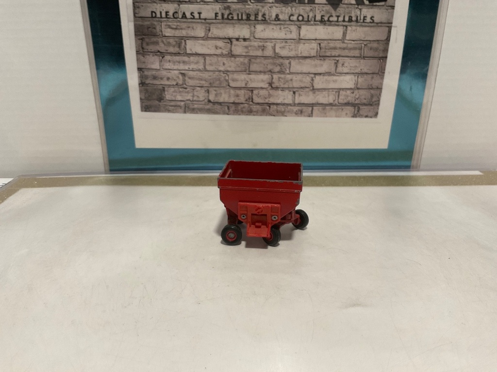 1/64: ERTL INTERNATIONAL FEED WAGON image