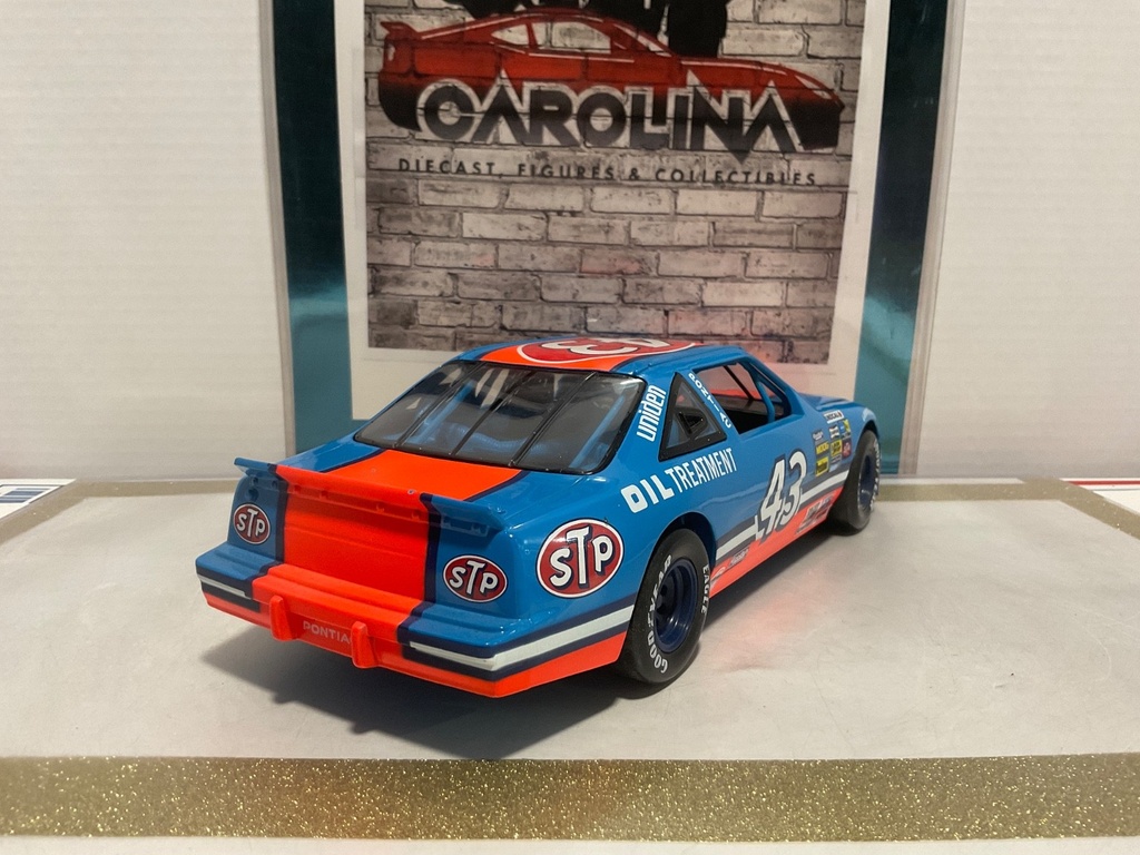 1/18: ERTL NASCAR RICHARD PETTY #43 STP PONTIAC image