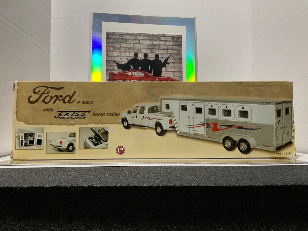 1/34 1ST GEAR FORD F-250 WITH EXISS ALUMINUM HORSE TRAILER image
