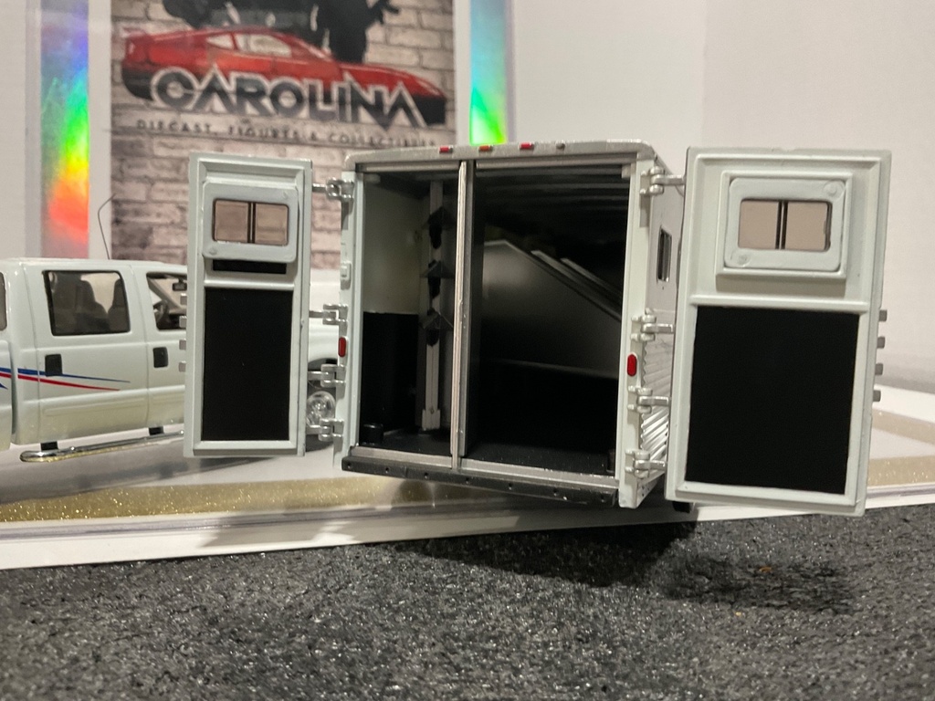 1/34 1ST GEAR FORD F-250 WITH EXISS ALUMINUM HORSE TRAILER image