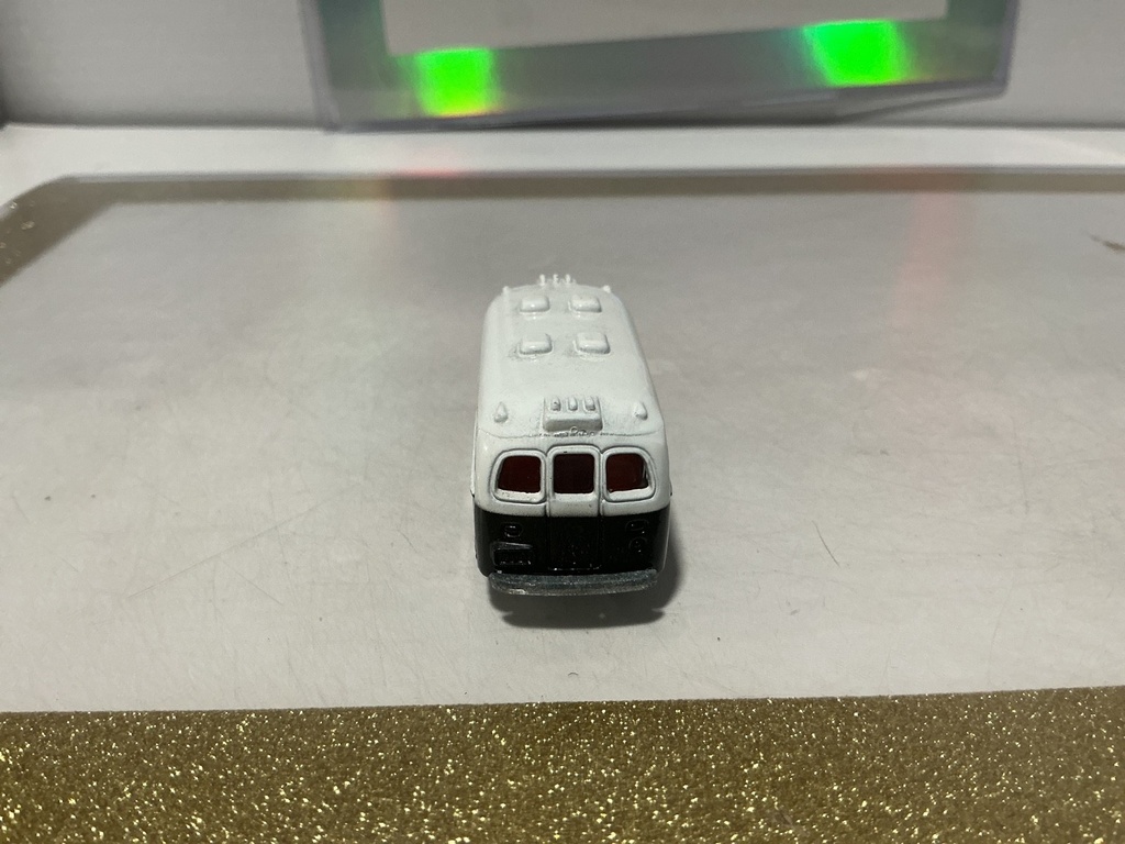 TOMICA 1/110 ISUZU BONNET BUS image