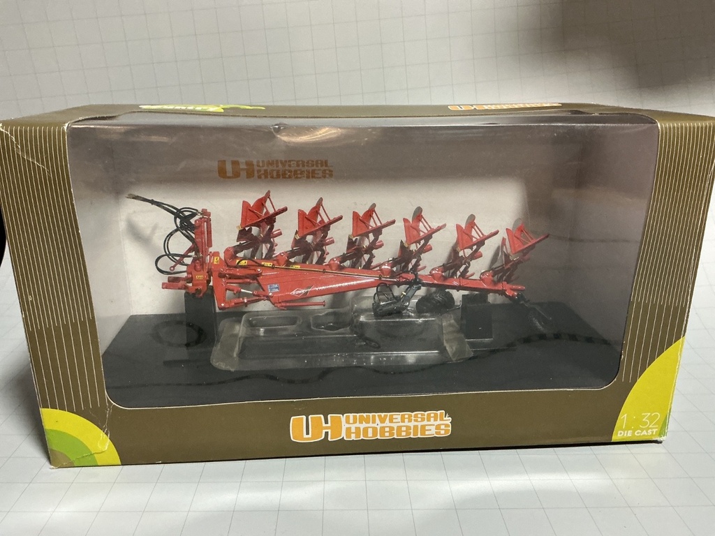 1/32 UNIVERSAL  HOBBIES KUHN VARI MASTER 182 PLOUGH   {LOOSE,  DISPLAYED} image