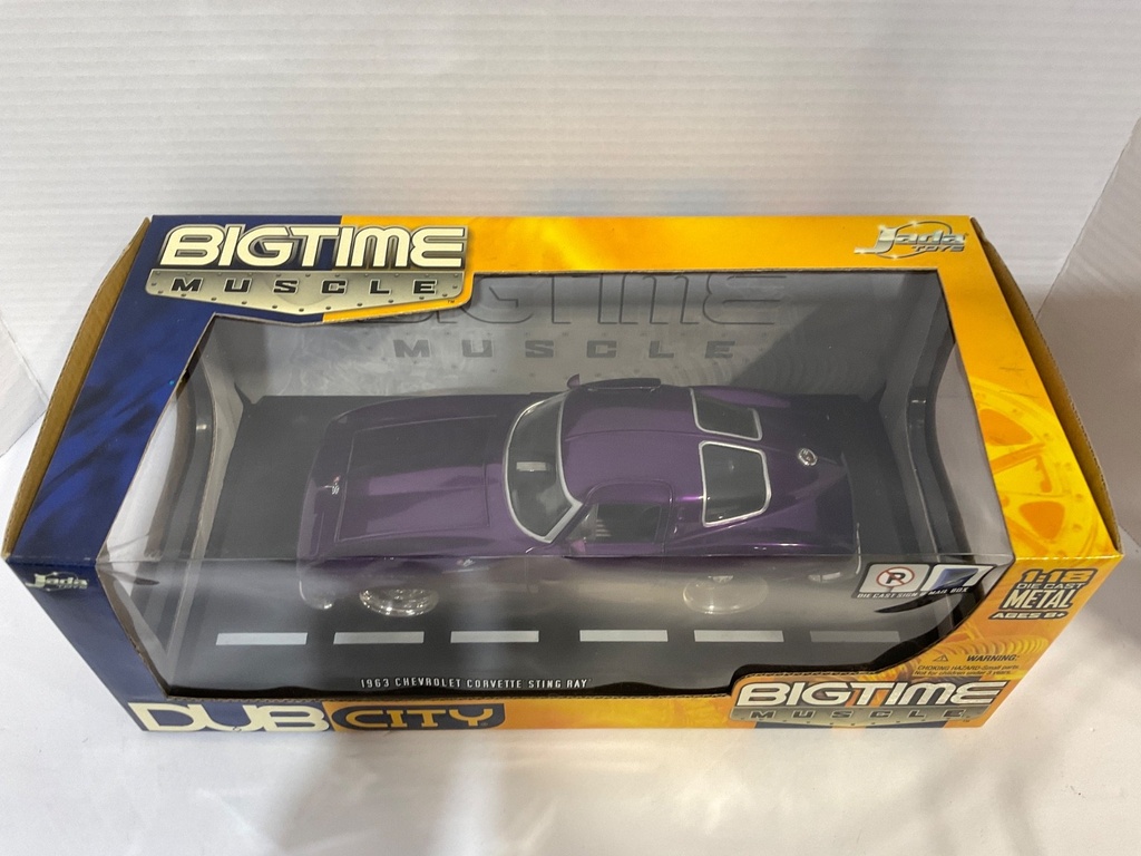 1:18 JADA TOYS DUB CITY (DISPLAYED) 1963 CHEVROLET CORVETTE STING RAY PURPLE image