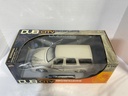 1:18 JADA TOYS DUB CITY (DISPLAYED) FORD EXPEDITION WHITE/GREY ON GREY image