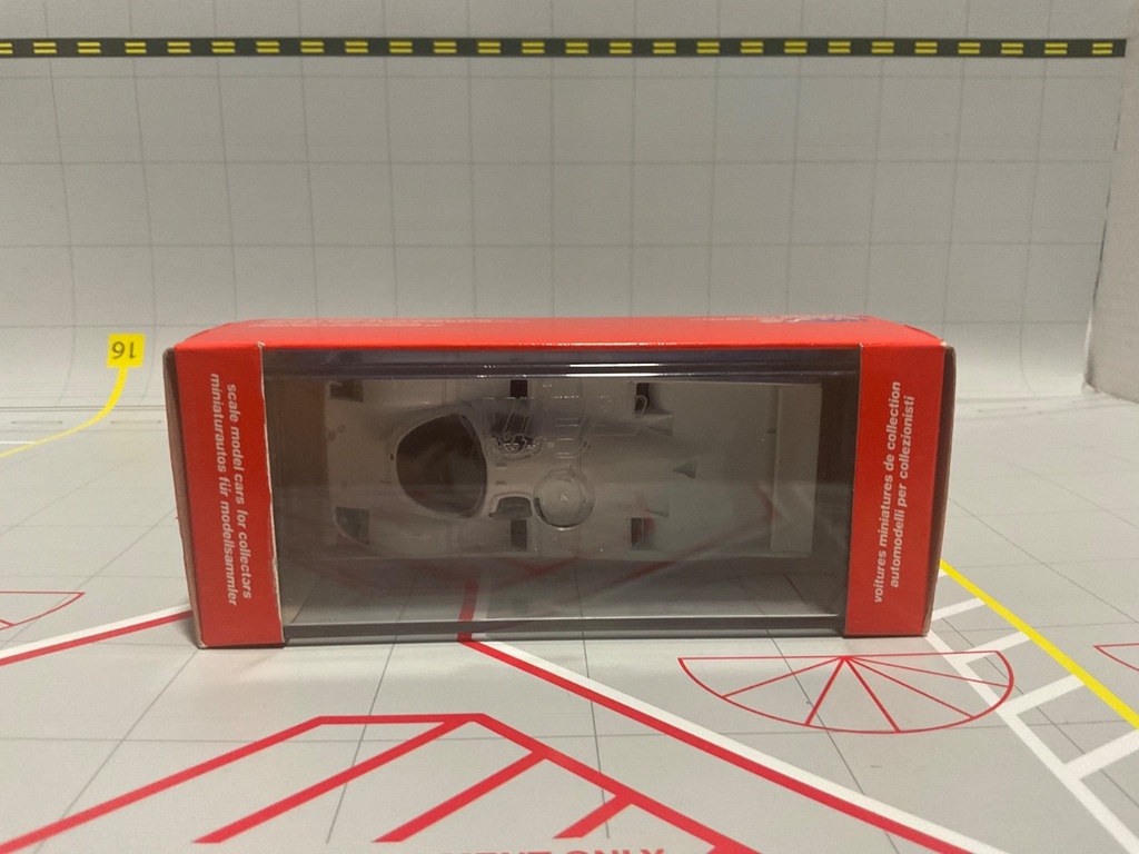 1:43 VITESSE REF. 312 PORSCHE 956 “WARSTEINER” N.9 LE MANS 1984 image