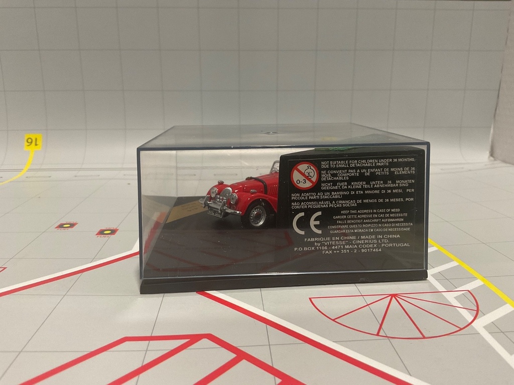 1:43 VITESSE 054A MORGAN 4/4 SERIE II 1956 BRIGHT RED image
