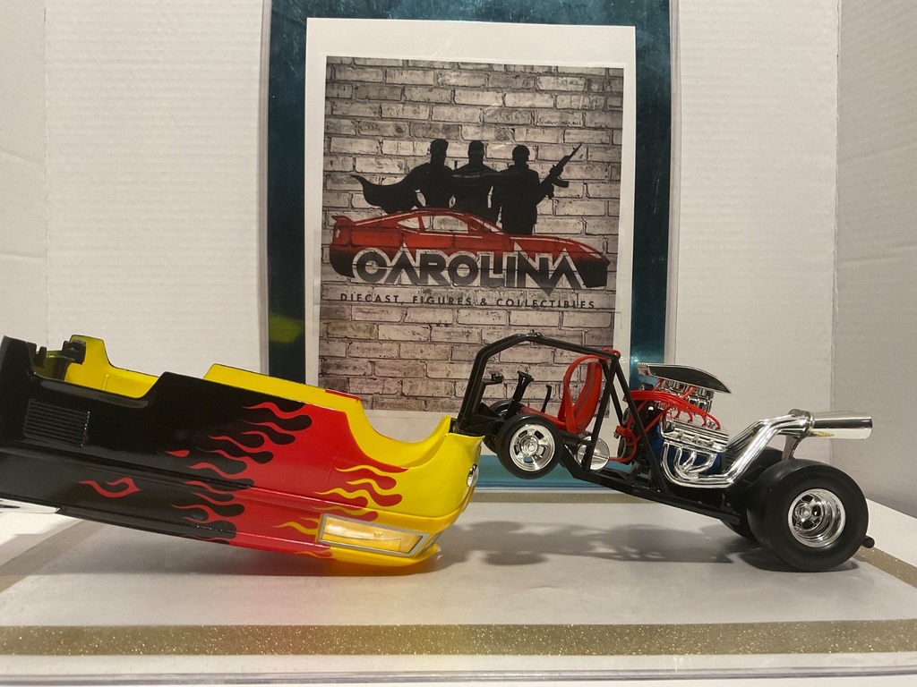 1/18: HOT WHEELS VW DRAG BUS *CHROME FADED ON SPOILER image