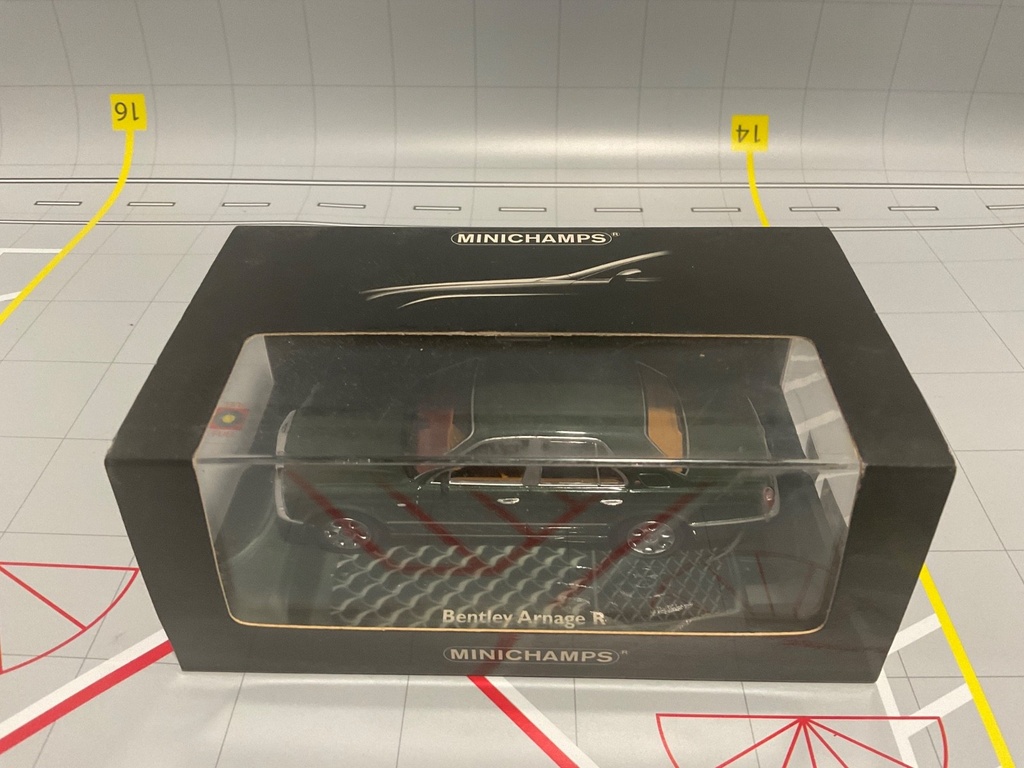 1:43 MINICHAMPS BENTLEY ARNAGE R image
