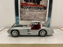 1/18: MAISTO MERCEDES BENZ 300 SLR UHLENHAUT image