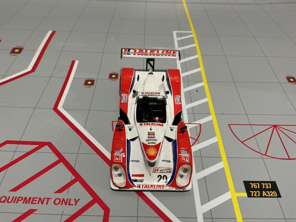 1:43 SPARK LOLA B2K/10 #20 TALKLINE LE MANS 2000 *MINOR PAINT RASH image