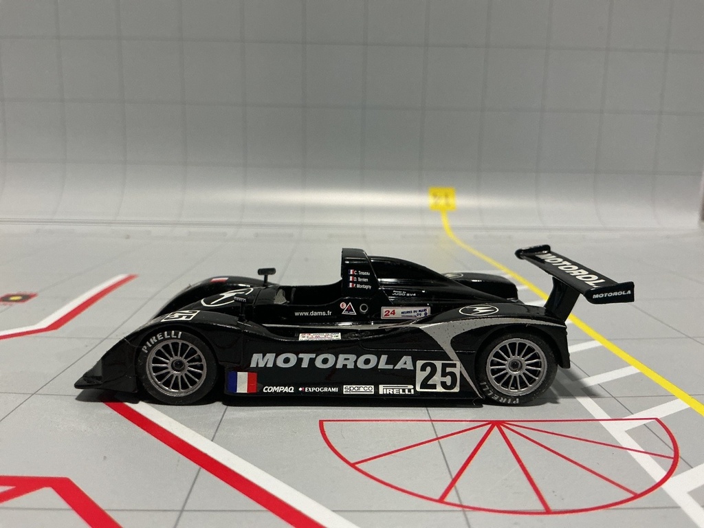 1:43 SPARK LOLA T98/10 MOTOROLA #25 LE MANS 1999 image