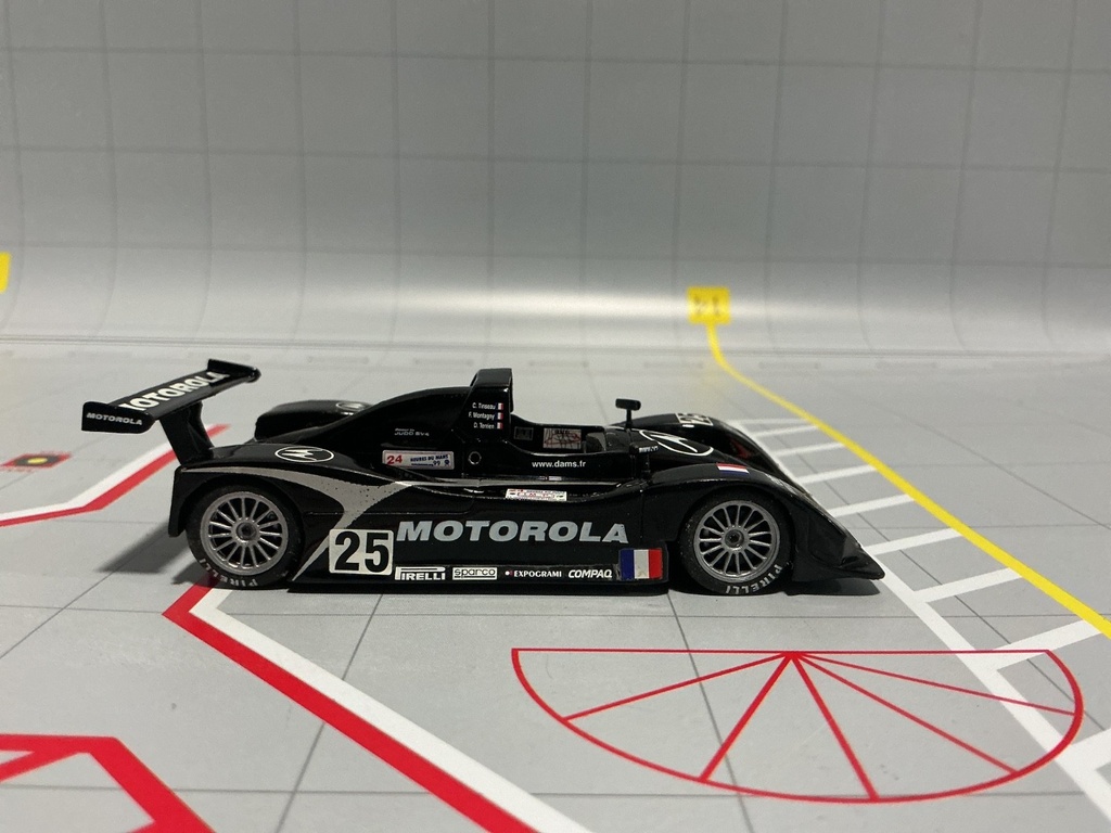 1:43 SPARK LOLA T98/10 MOTOROLA #25 LE MANS 1999 image