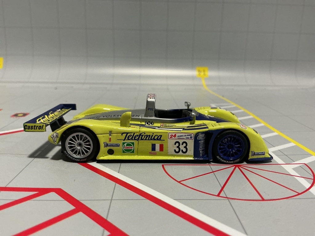 1:43 SPARK REYNARD 2KQ ROC #33 LE MANS 2000 image