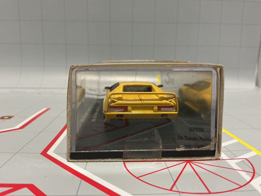1:43 SPARK DE TOMASO PANTERA 200 1992 image