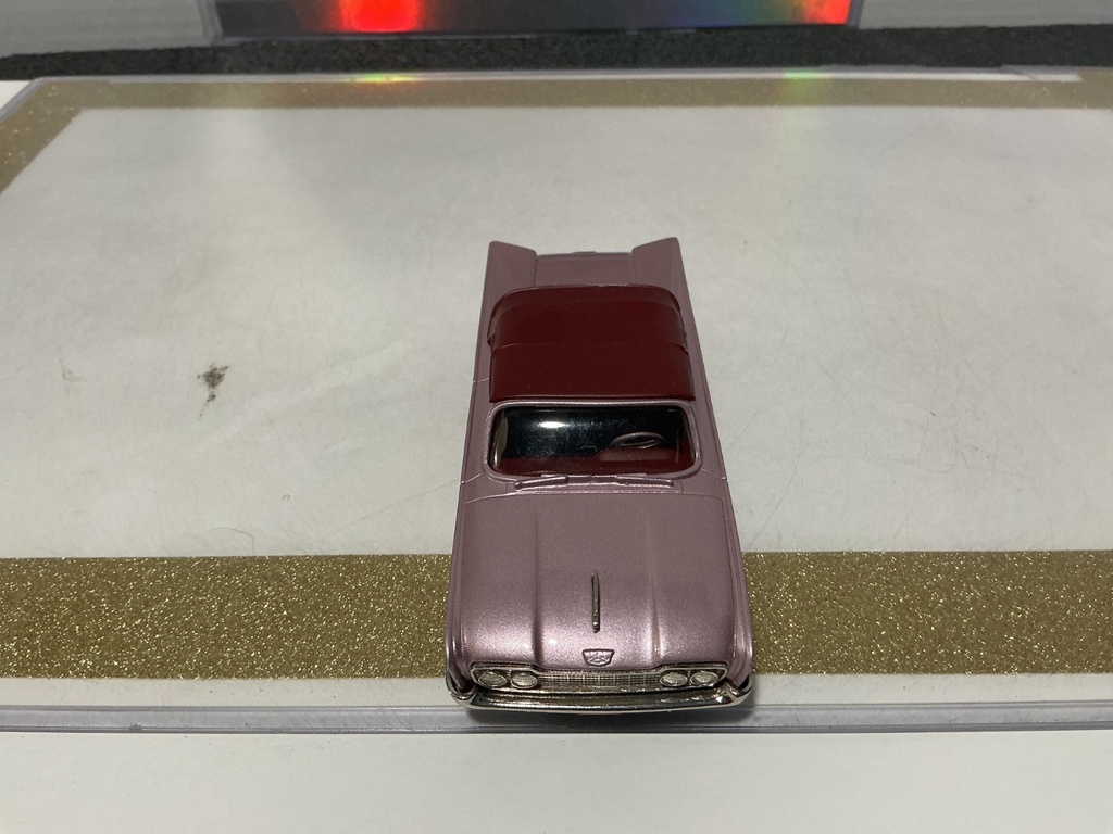 1/43 BROOKIN MODELS #37 1960 FORD SUNLINER PURPLE image
