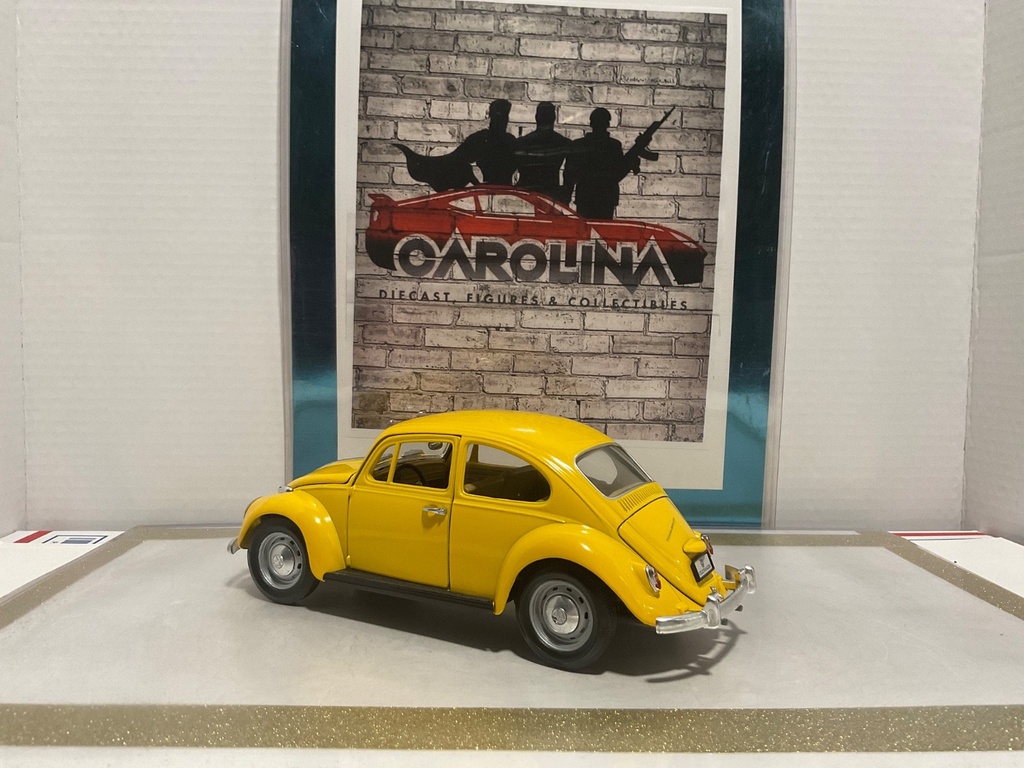 1/18: ROAD TOUGH 1967 VOLKSWAGEN BEETLE YELLOW ON TAN image