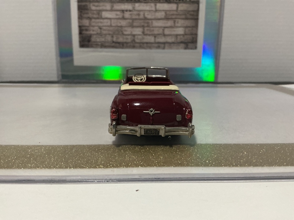 1/43 BROOKLIN MODELS BRK79 1951 CHRYSLER IMPERIAL CONVERTIBLE - BURGUNDY image