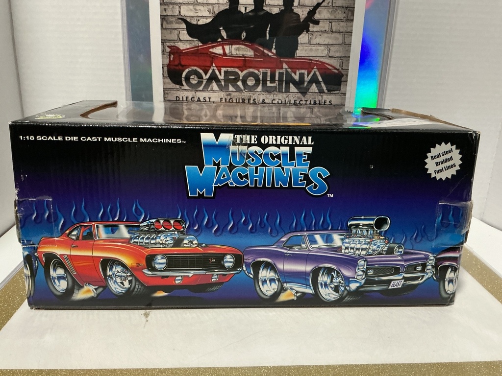 1/18: MUSCLE MACHINES ‘70 CUDA image