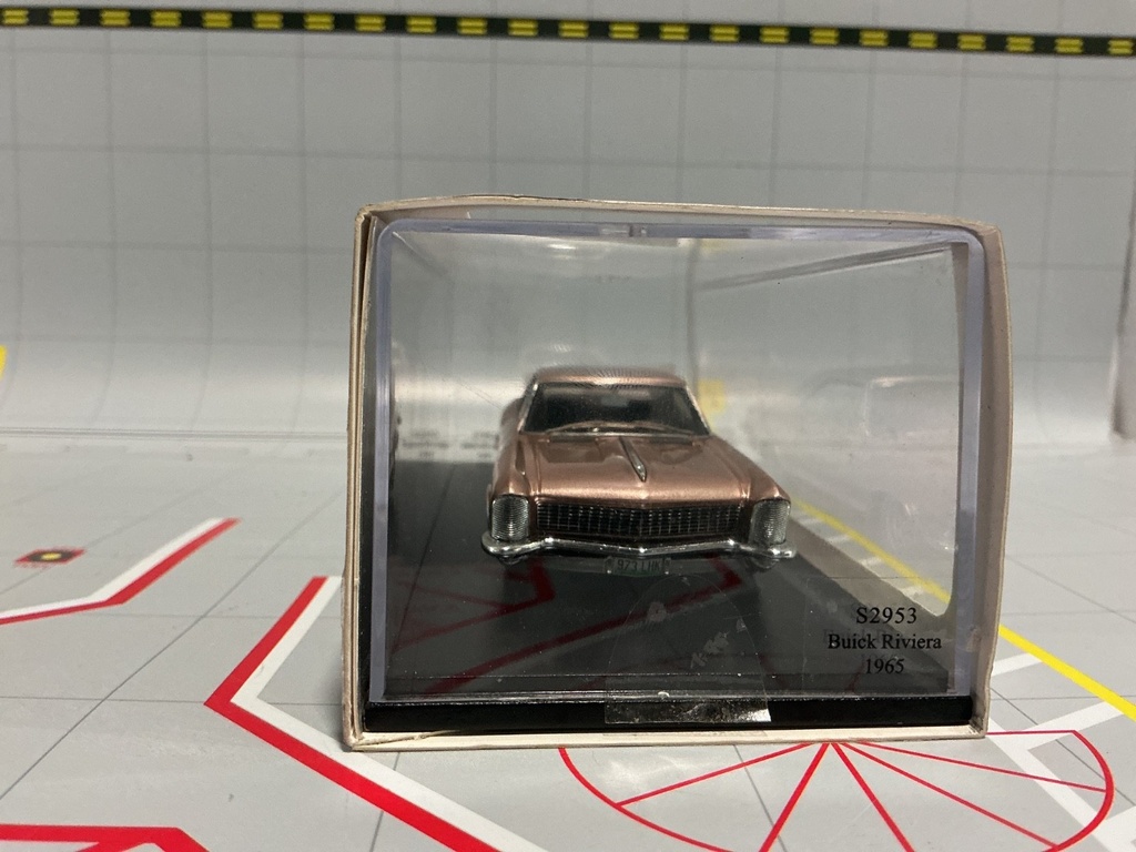 1:43 SPARK BUICK RIVERA 1965 PINK image
