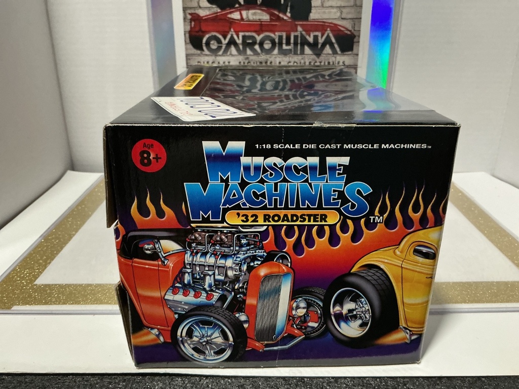 1/18: MUSCLE MACHINES GREEN ‘32 ROADSTER image