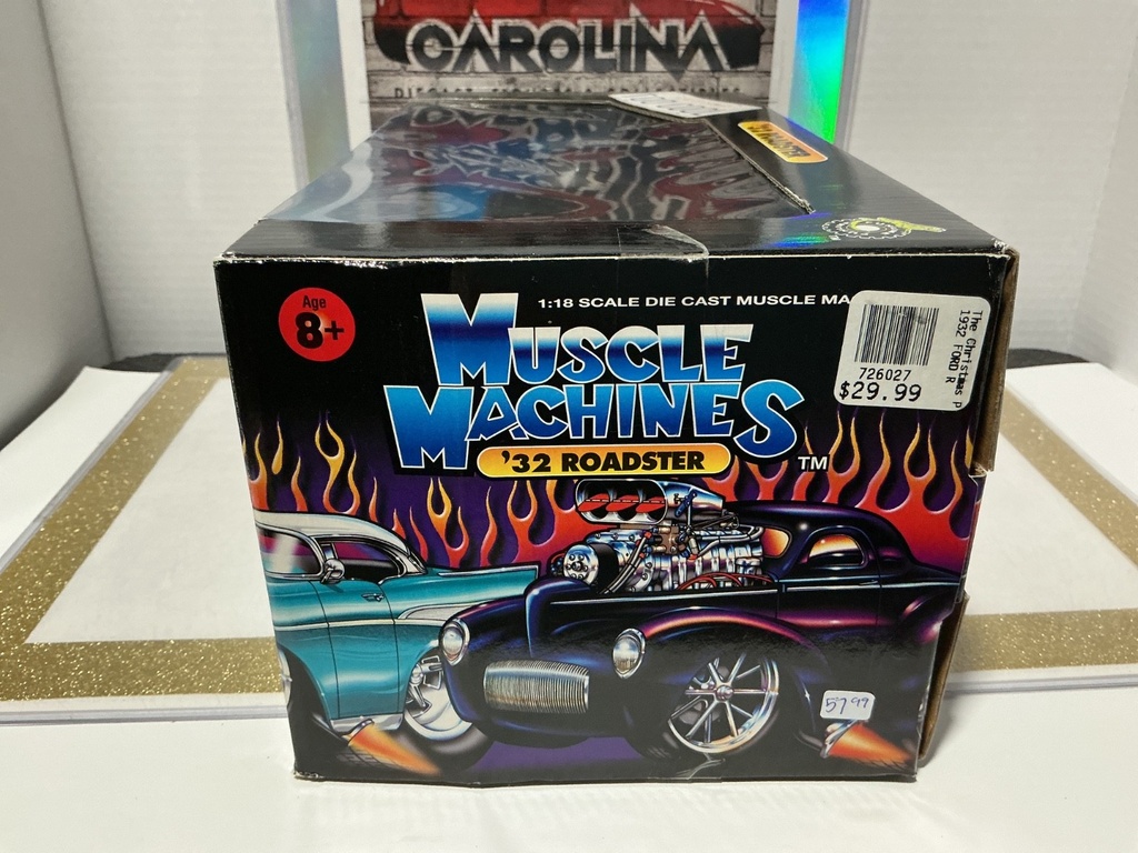 1/18: MUSCLE MACHINES GREEN ‘32 ROADSTER image