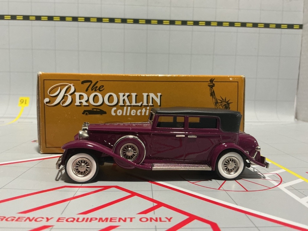 1:43 BROOKLIN MODELS 1931 MARMON SIXTEEN 4 DOOR CONVERTIBLE SEDAN TOP UP image