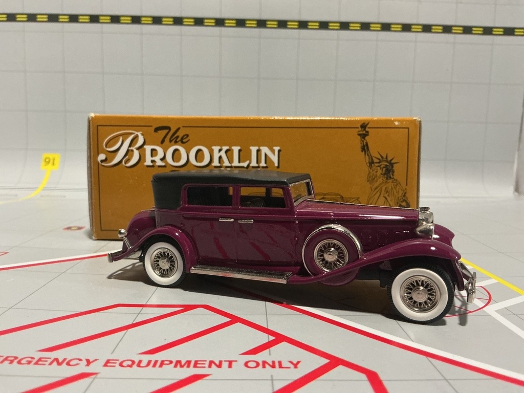1:43 BROOKLIN MODELS 1931 MARMON SIXTEEN 4 DOOR CONVERTIBLE SEDAN TOP UP image