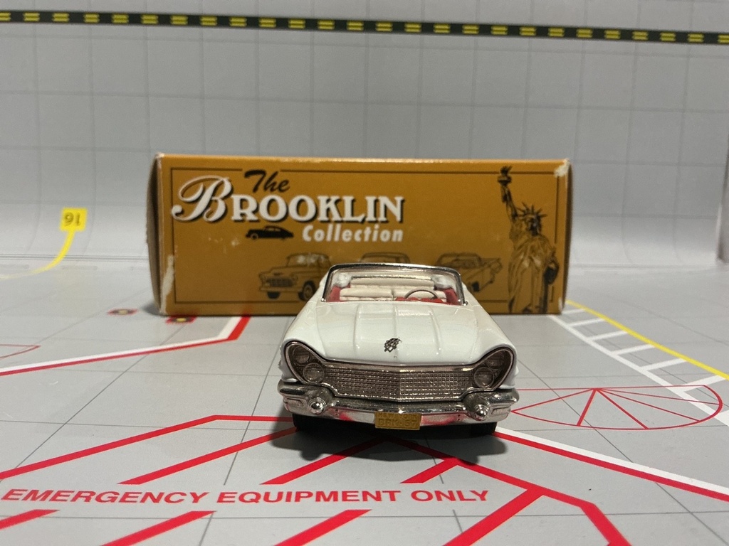 1:43 BROOKLIN MODELS 1960 LINCOLN CONTINENTAL FACTORY SPECIAL image
