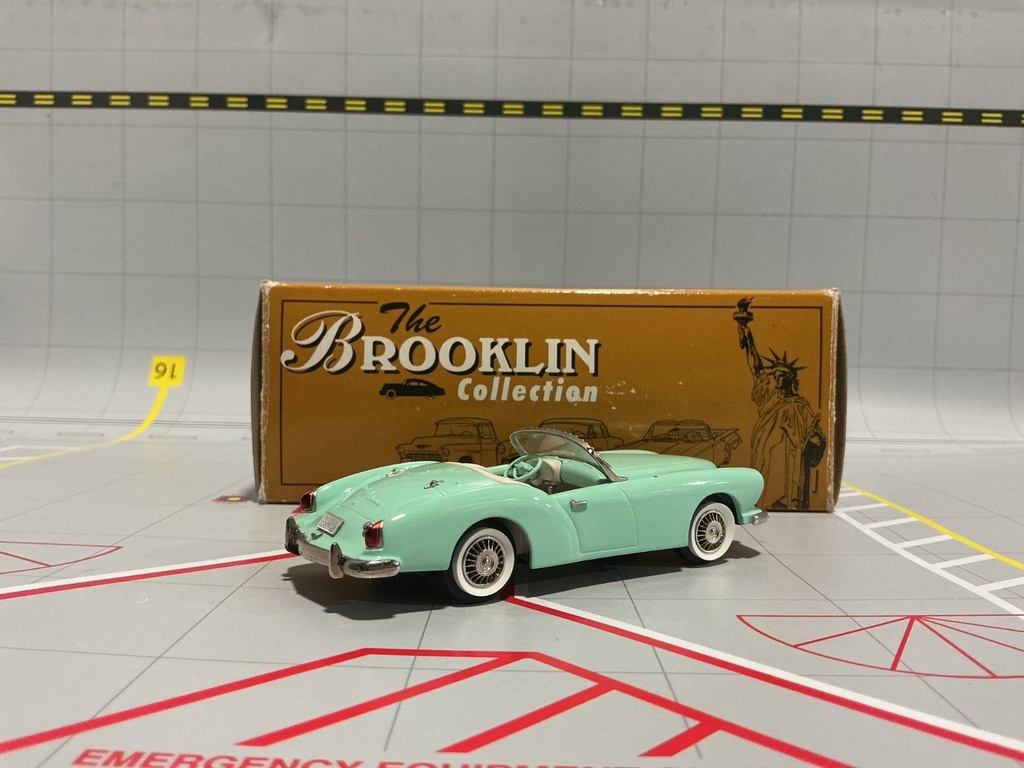 1:43 BROOKLIN MODELS 1954 KAISER DARRIN image