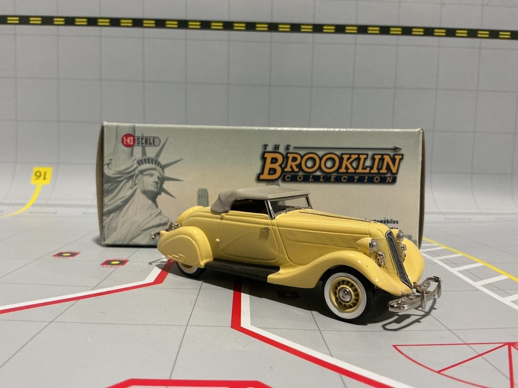 1:43 BROOKLIN MODELS BRK 93 1935 STUDEBAKER COMMANDER ROADSTER SOFT TOP UP image