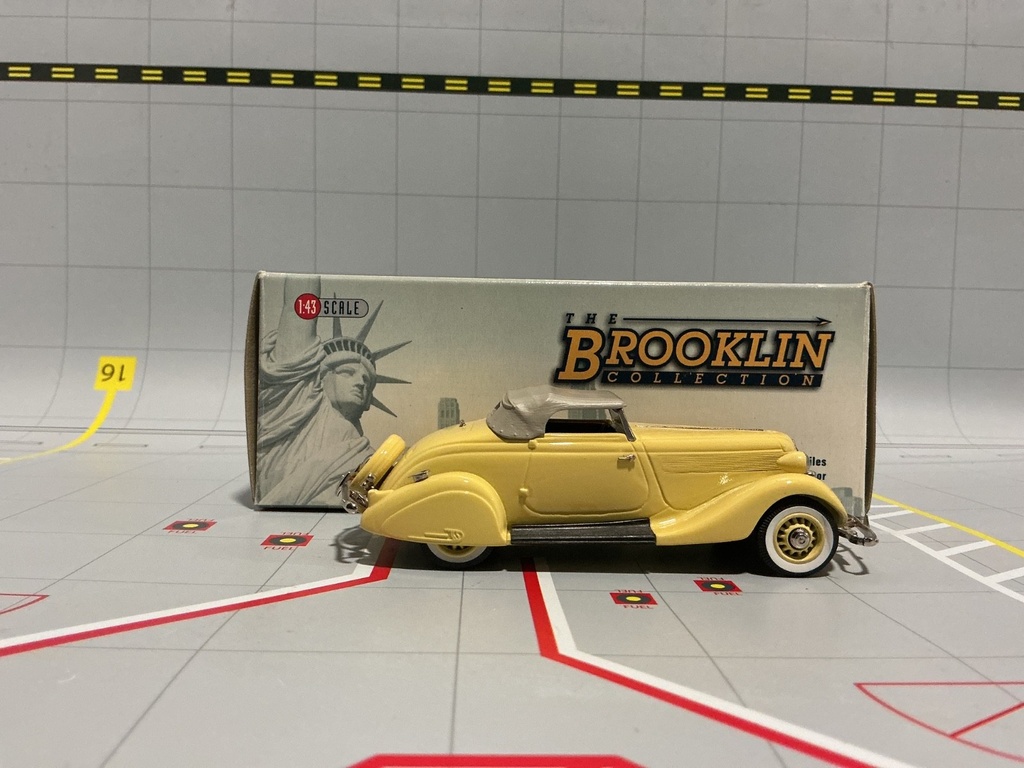 1:43 BROOKLIN MODELS BRK 93 1935 STUDEBAKER COMMANDER ROADSTER SOFT TOP UP image