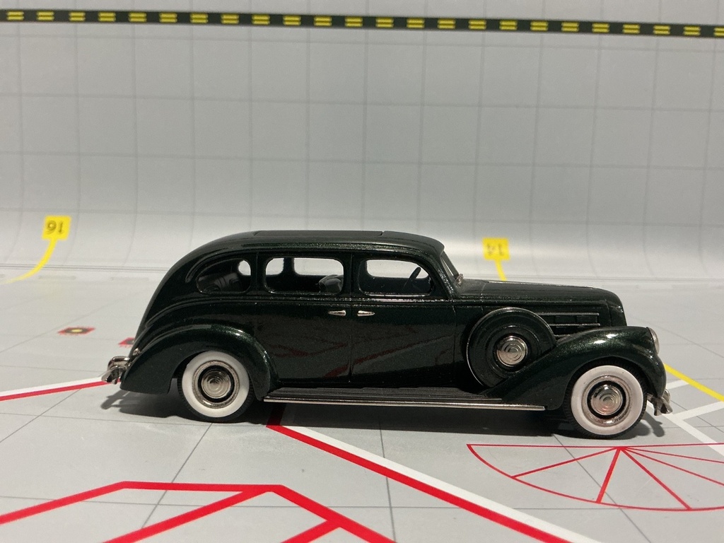 1:43 BROOKLIN MODELS BRK 141 1937 LINCOLN K 7 PASSENGER SEDAN EVERGREEN POLY image