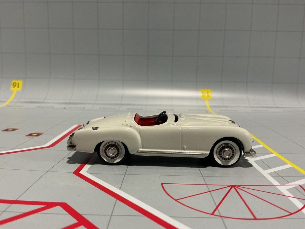 1:43 BROOKLIN MODELS BRK 125 1953 NASH HEALEY ROADSTER WHITE *MISSING WINDSHIELD image