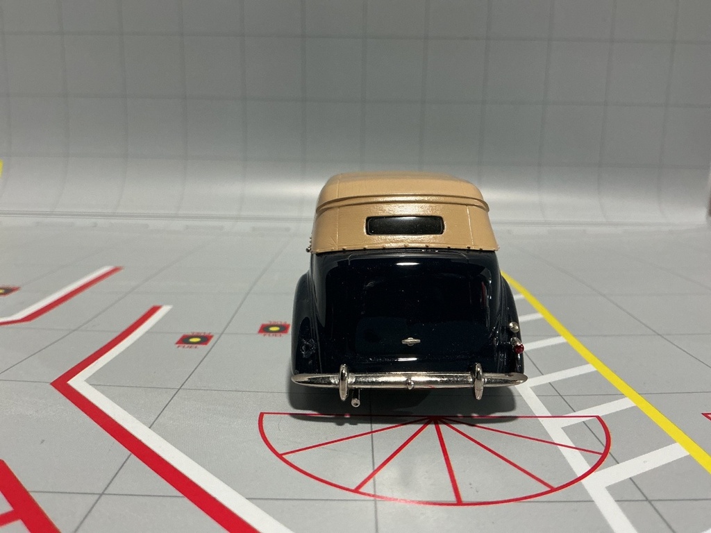 1:43 BROOKLIN MODELS  1937 LINCOLN LE BARON CONVERTIBLE *MISSING TAILLIGHT image