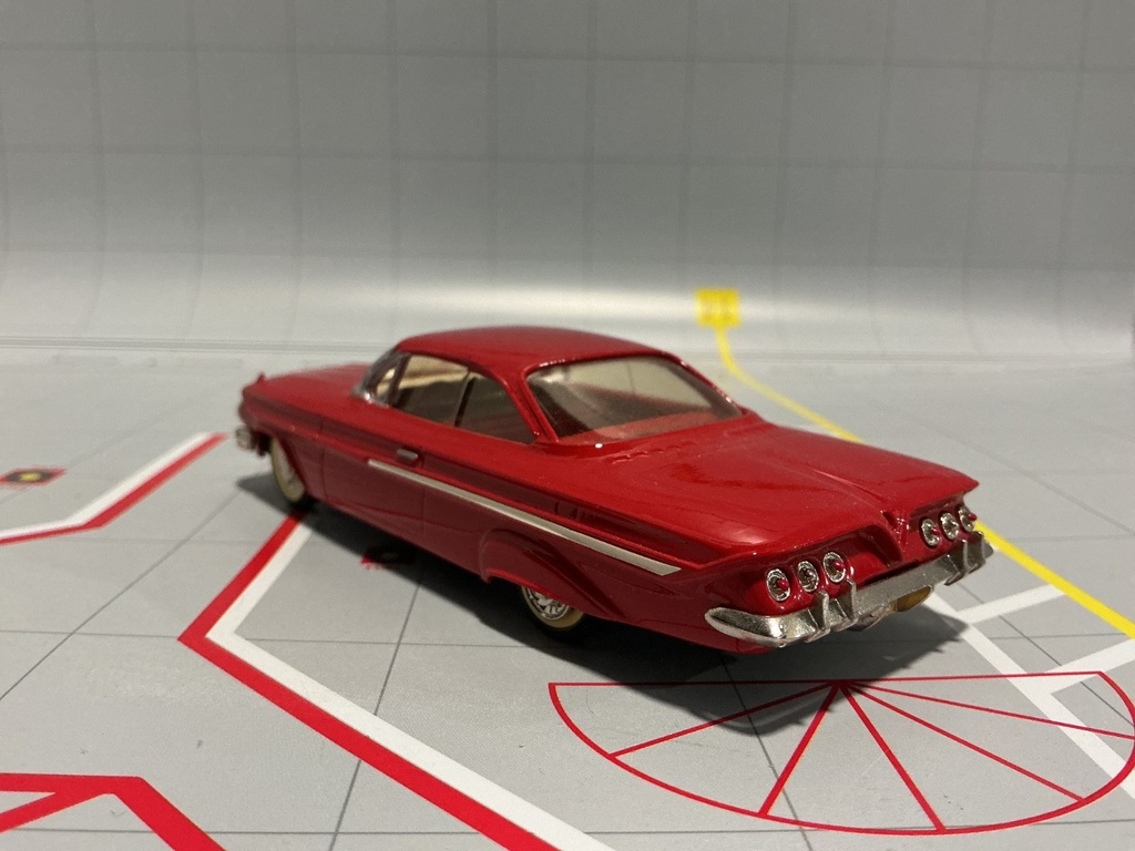 1:43 BROOKLIN MODELS  BRK 44 1961 CHEVROLET IMPALA  SPORT COUPE image