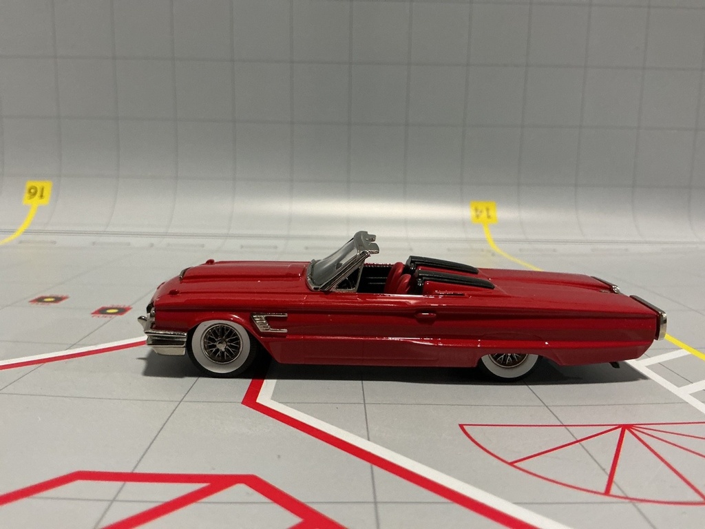 1:43 BROOKLIN MODELS BRK 47 1965 FORD THUNDERBIRD CONVERTIBLE image