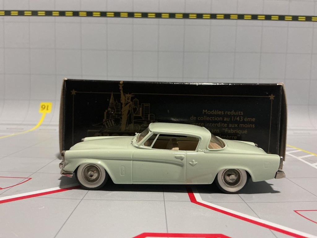 1:43 BROOKLIN MODELS BRK 32 1953 STUDEBAKER COMMANDER STARLINER COUPE image