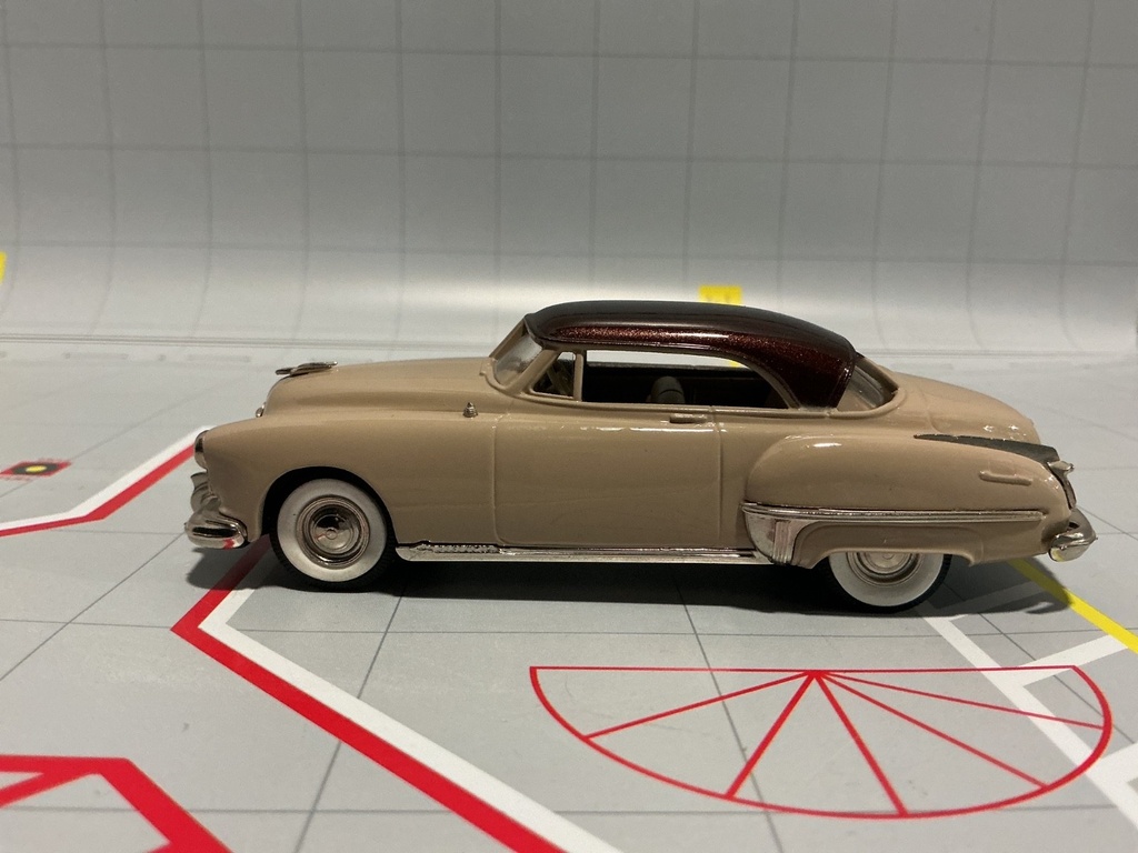 1:43 BROOKLIN MODELS BRK 73 1949 OLDSMOBILE 98 HOLIDAY COUPE *MISSIN ANTENNA image
