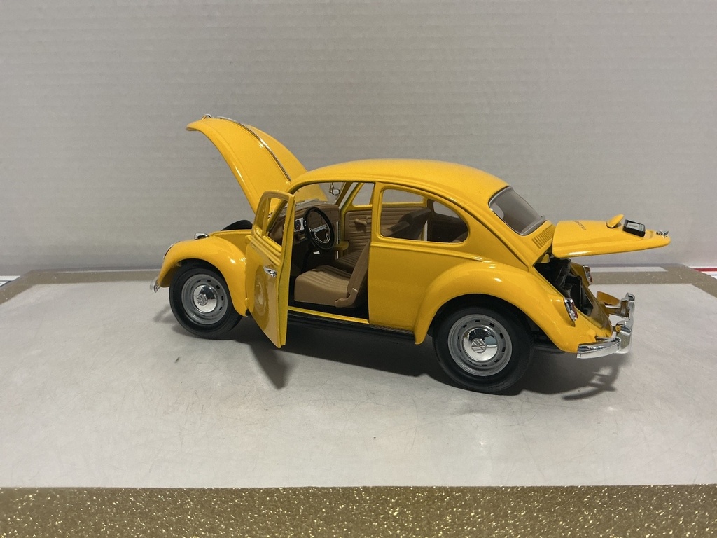 1/18: ROAD LEGENDS 1967 VOLKSWAGEN BEETLE YELLOW ON TAN image