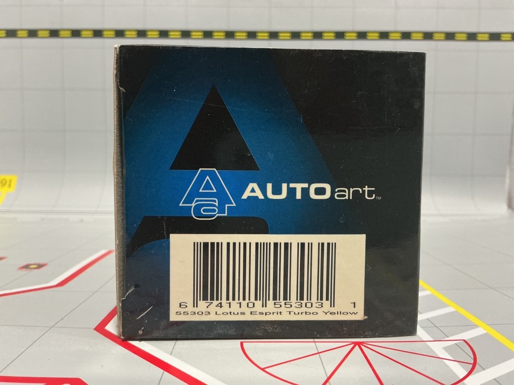 1:43 AUTO ART 55303 LOTUS ESPRIT TURBO YELLOW image