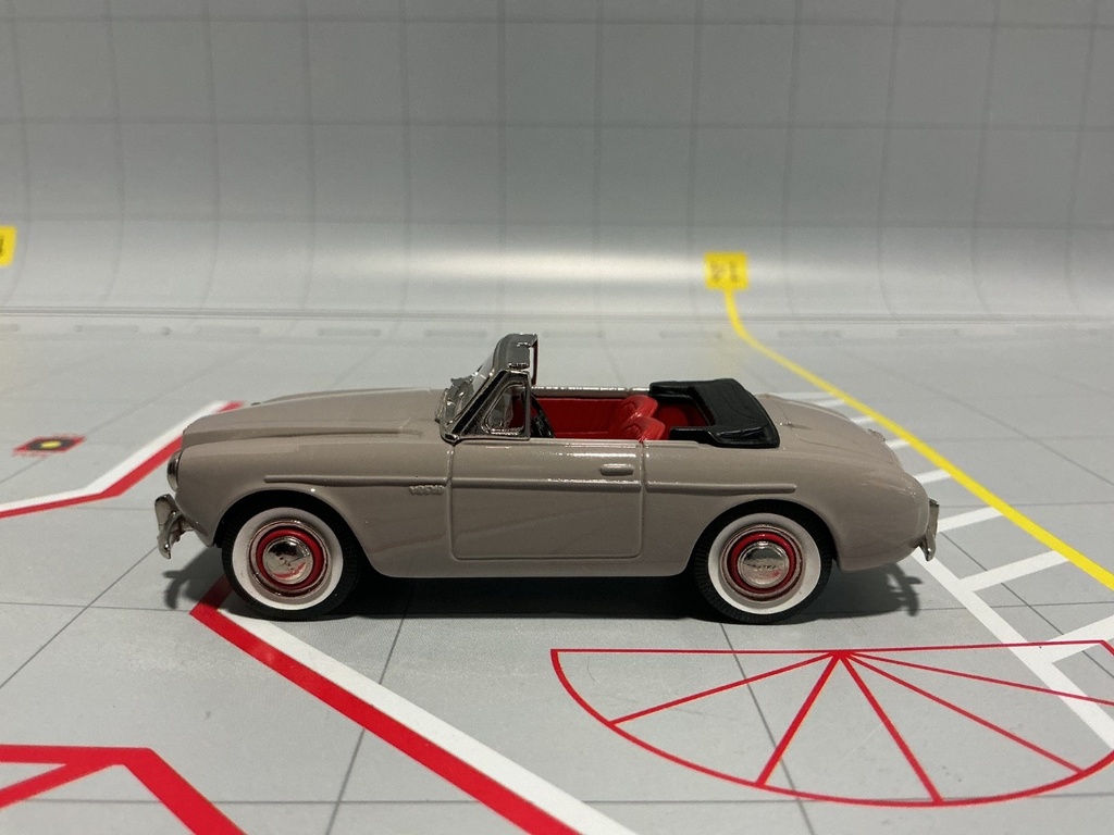 1:43 BROOKLIN / ROB EDDIE MODELS - VOLVO 1969 P1900 SPORTS image
